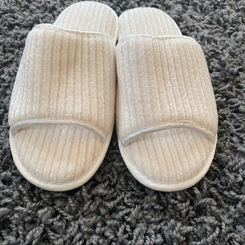 Chenille cream colored slippers